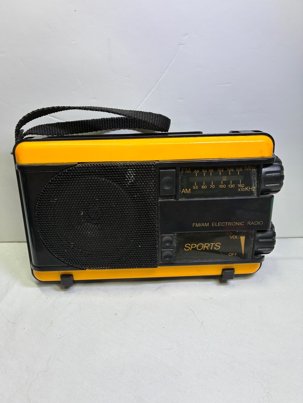 Vintage AM FM Portable Sports Radio Tested